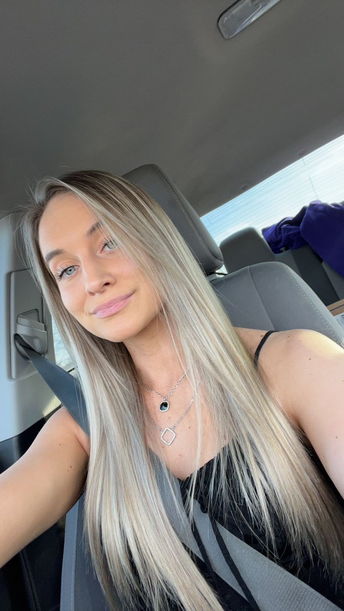 BaileeHigdon's tweet photo. I forget this app exists..so here’s a pic to remind everyone what I look like https://t.co/Y7Q3GVzylc