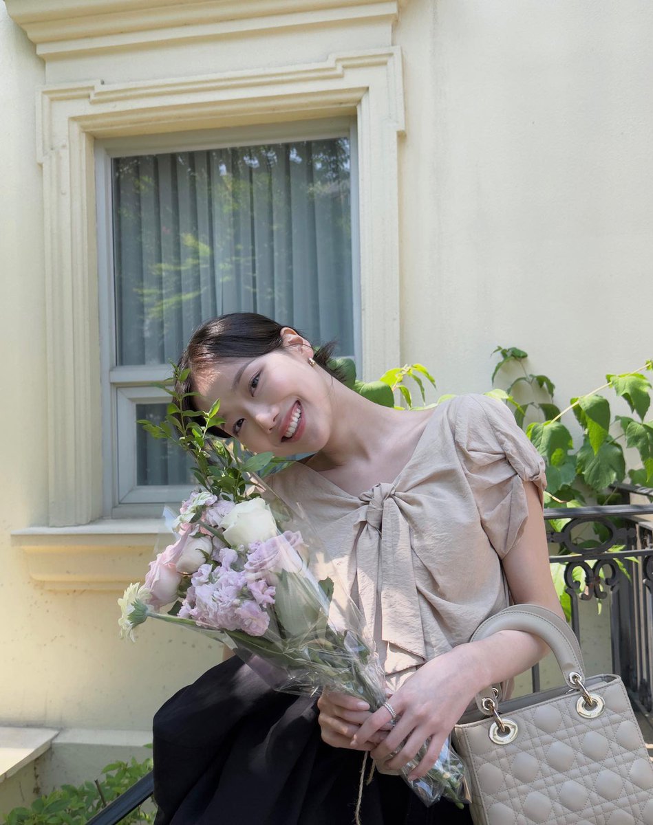 230516 betterlee_0824 인스타그램 
instagram.com/p/CsSln3qyO1o/…