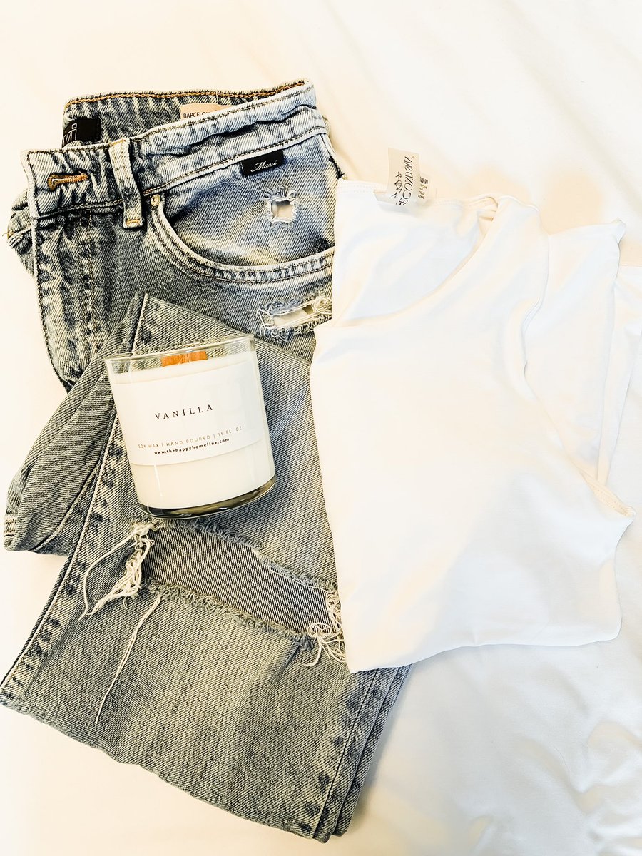 Wearing jeans and a t, burning vanilla. 
#canadianboutique #homestore #shopyeg