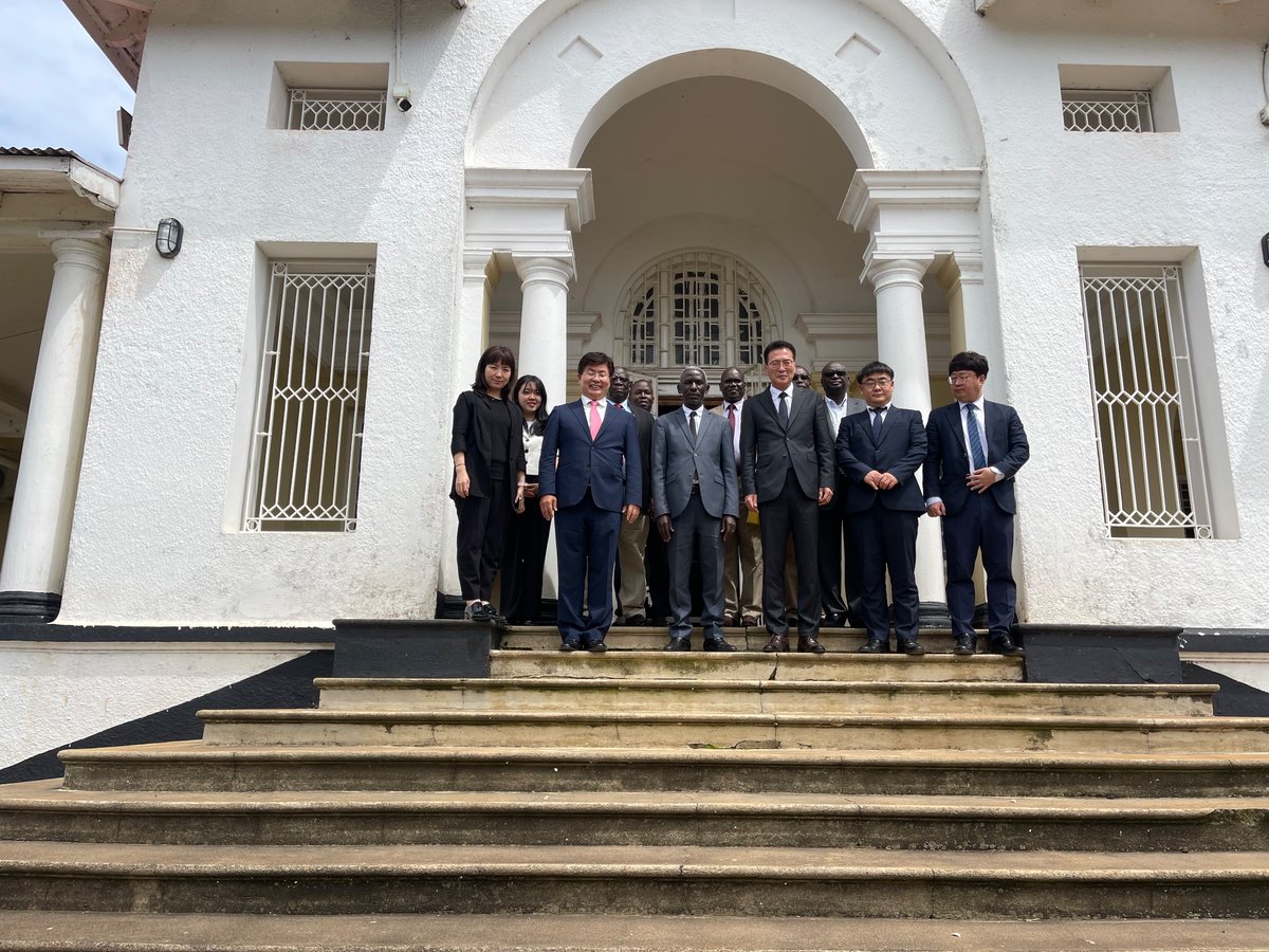 KopiaUganda's tweet photo. The Director for KOPIA in RDA plus 4 other officials from Korea visited the NARO Offices on 12th May and met with the Director General Dr. Yona Baguma. https://t.co/suTABnDPBR