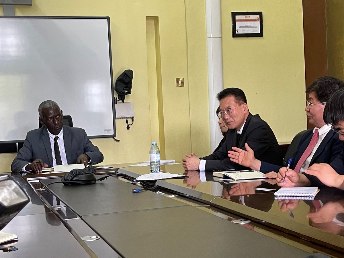 KopiaUganda's tweet photo. The Director for KOPIA in RDA plus 4 other officials from Korea visited the NARO Offices on 12th May and met with the Director General Dr. Yona Baguma. https://t.co/suTABnDPBR