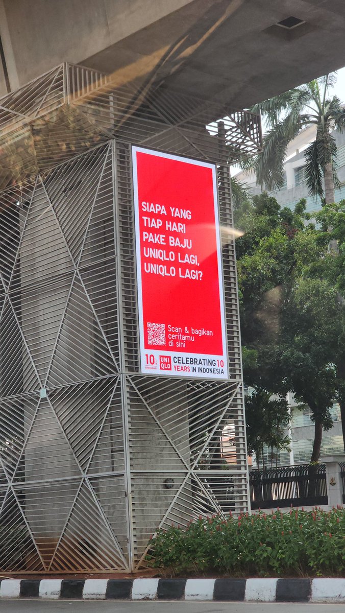 kotakmakan's tweet photo. Tentu saya orangnya!

Ke kantor di weekday ✅ 
jalan-jalan sama keluarga di weekend ✅
sampai lebaran juga uniqlo lagi uniqlo lagi. Fix #anakuniqlo banget! https://t.co/zaQ9avVxjt