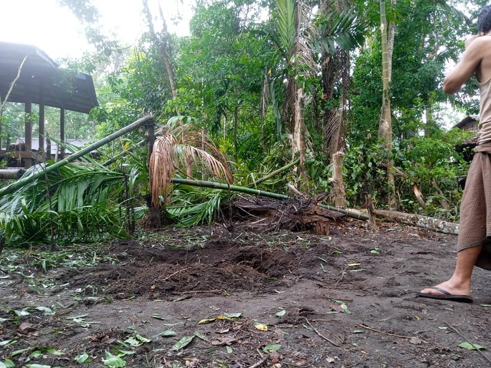 IrrawaddyNews's tweet photo. Myanmar’s junta destroyed and blocked roads in Karen State’s Kawkareik and Kyainseikgyi Townships on Sunday, disrupting residents’ lives and healthcare, and shelled a village in Kawkareik, the Karen National Union said. (Photo: KNU’s Dooplaya District) #WhatsHappeningInMyanmar https://t.co/hInWhKHfuL