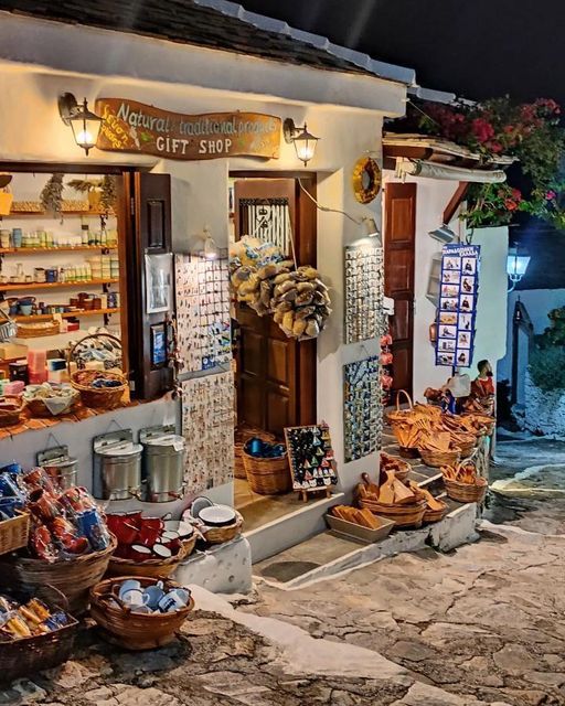 Did you know that on #Alonissos you can find traditional #souvenirs, handmade #products and local delicacies in the many little shops of the #island?

alonissos.gr

📷 : Eleni via (instagram.com/elenikromm)

#visitalonissos #alonissosisland #visitgreece #greece