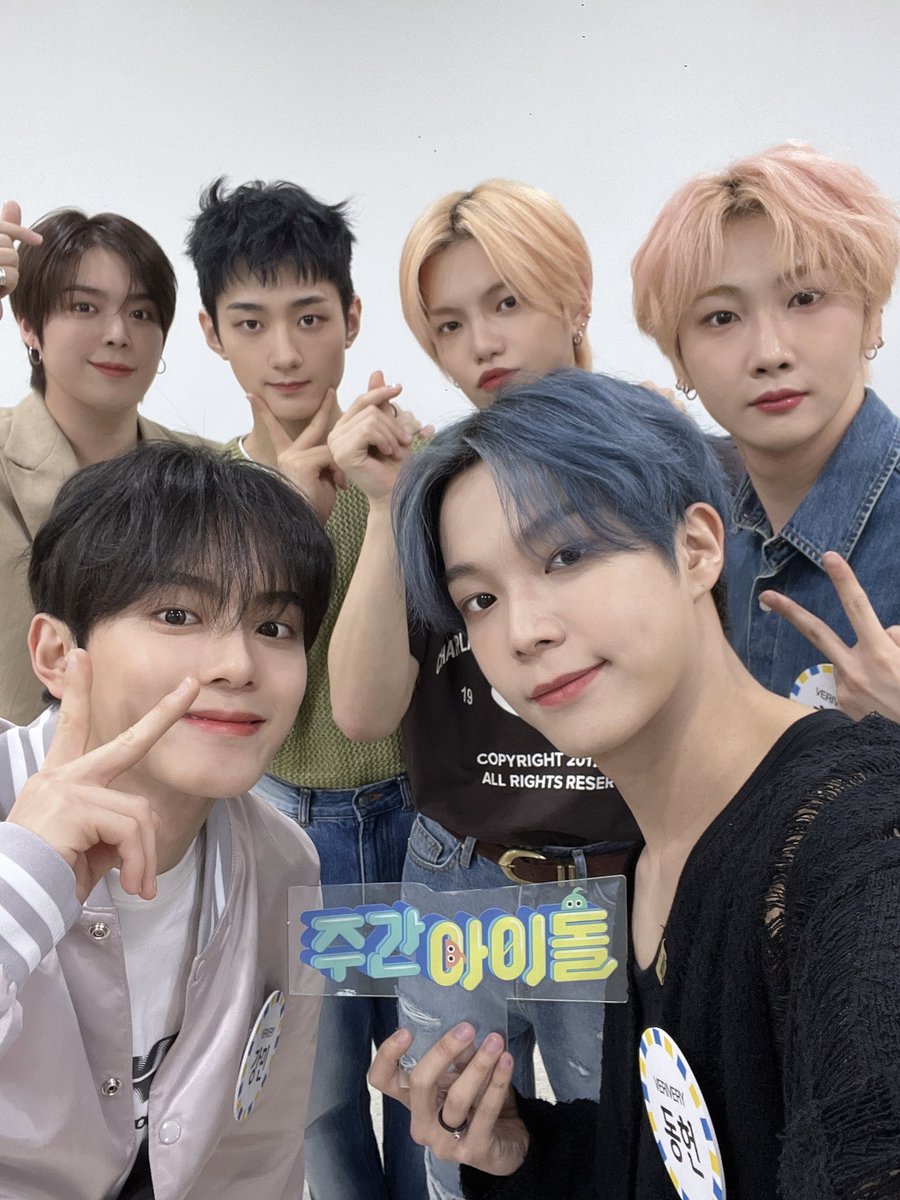 #주간아 #주간아이돌 <a href="/weeklyidol_/">주간아이돌 (Weekly idol official)</a>
#VERIVERY #베리베리 <a href="/the_verivery/">VERIVERY_OFFICIAL</a>

🤔나 오늘 생일인가..
이케 감동적이어도 되나🫶
벨벨이들 미모 그저 crazy🎁✨

5월 17일 (수) 오후 
MBC M 7시 20분/MBCevery1 12시
주간아이돌 본방사수📺

#동헌 #호영 #계현 
#연호 #용승 #강민