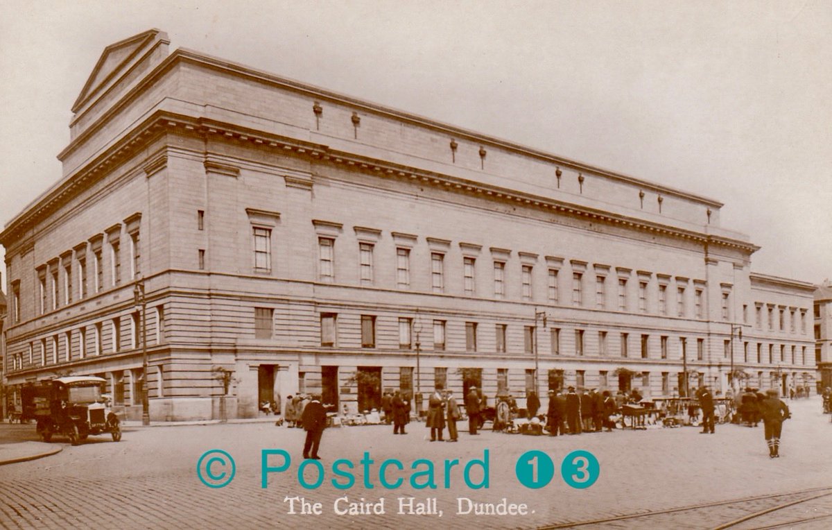 Dundee
Old Postcard, Caird Hall, view from Shore Terrace with market area

#Dundee

#oldPostcard