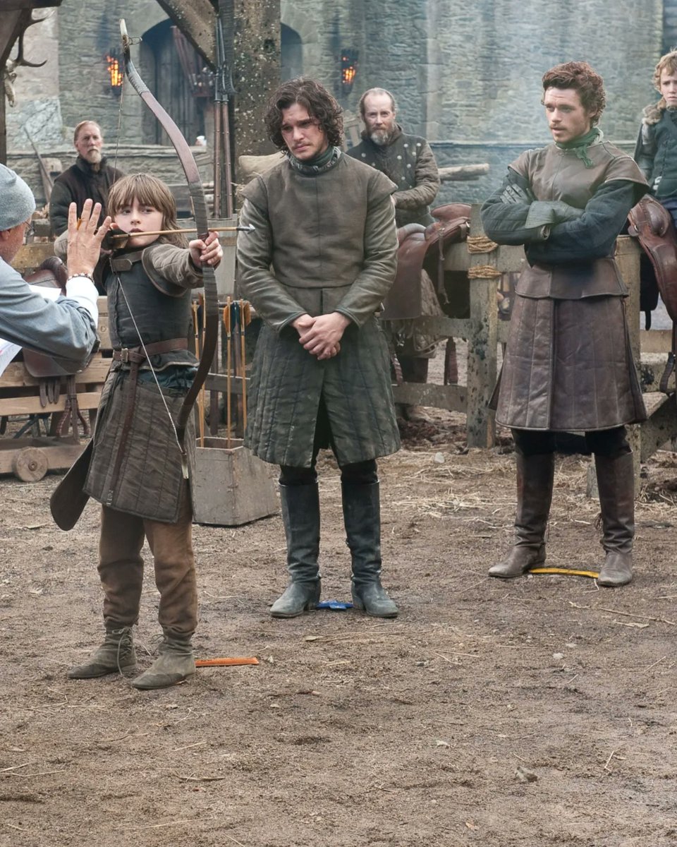 annac428's tweet image. Game Of Thrones BTS 🎬🙌

#RichardMadden #robbstark