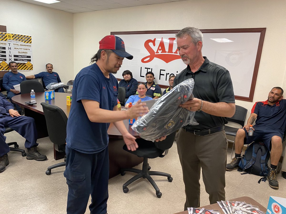 BillLealos's tweet photo. @RayRRamu @Saia_Inc Sacramento OPS team gathering up a lot of Safety awards. Mechanics and dock team earning their recognition and awards. Congrats!! #saiastrong #SaiaLTLFreight https://t.co/wkFQKyx9DG