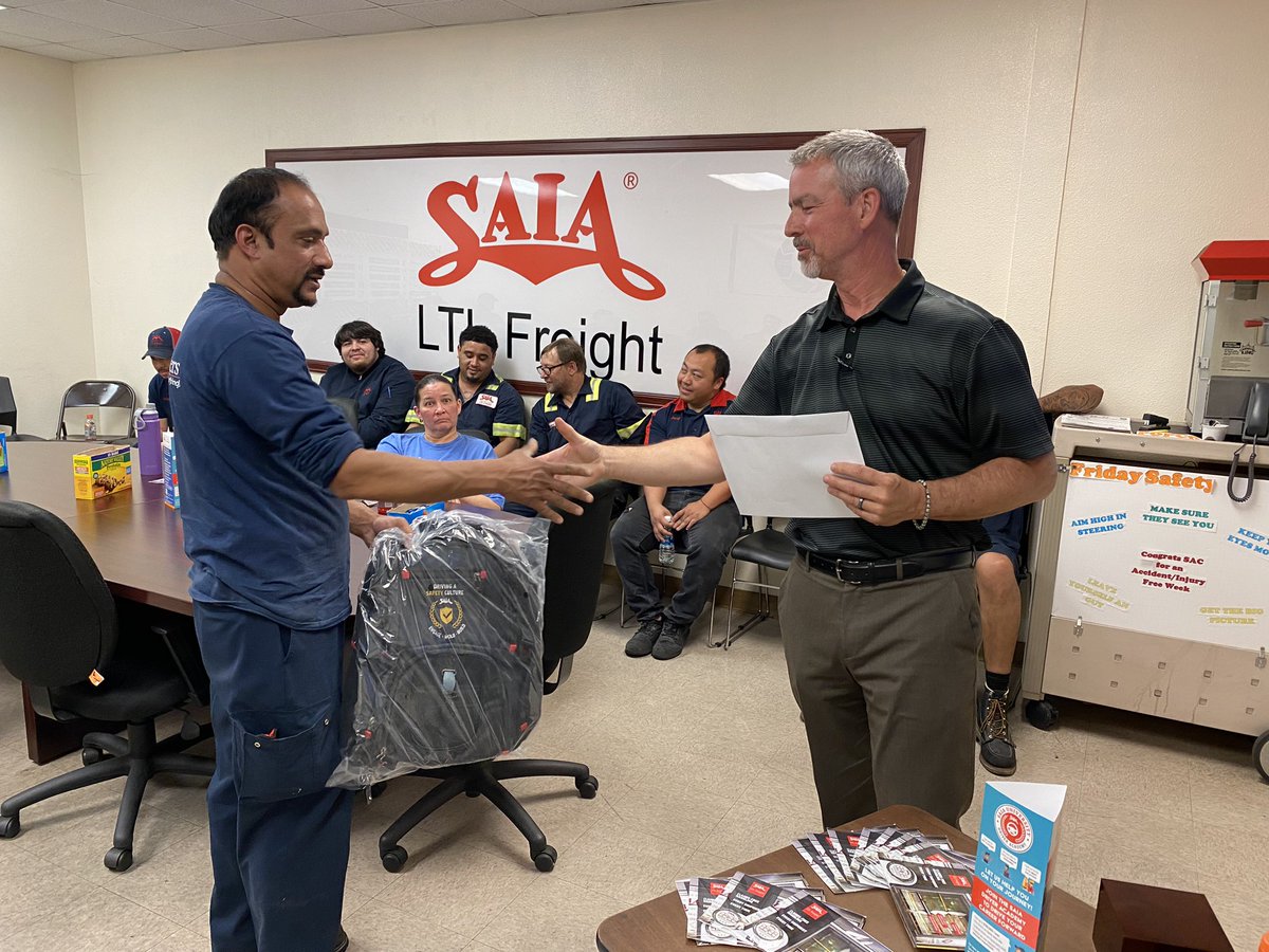 BillLealos's tweet photo. @RayRRamu @Saia_Inc Sacramento OPS team gathering up a lot of Safety awards. Mechanics and dock team earning their recognition and awards. Congrats!! #saiastrong #SaiaLTLFreight https://t.co/wkFQKyx9DG