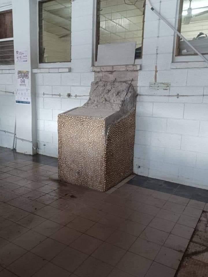 cpiringi7's tweet photo. So the  Taiwanese 🇹🇼 Monument at the National Referral Hospital (Honiara) is removed for reasons unknown. Will find out. 
Taiwan actually built the Hospital decades ago, and so as their monument stands, now removed. https://t.co/B26Zo4aN8G