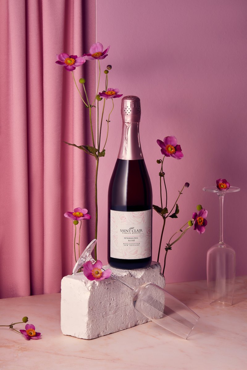 saintclairwine's tweet photo. A delicious sparkling Rosé with a rich round palate incorporating flavours of crushed strawberries with a fine enlivening bubbles. Crisp, fresh and full of crushed strawberry flavours. 
Want to try it for yourself? Head to our website 🔗 https://t.co/spPlZTxJiX https://t.co/fWu3AIV9xj