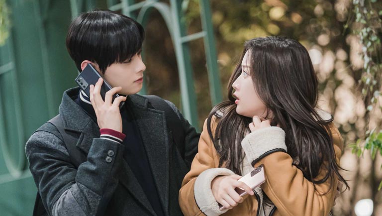 IndobaliF's tweet photo. A female student's life changes as she learns make-up techniques. Jugyeong lives hidden behind the make-up from her hurtful past, and Suho also loses joy from his hurtful past. 

Movie - True Beauty

#iiff2023 #truebeauty #kdramalover #koreandrama #hwanginyoup #moongayoung https://t.co/xnH9OrT1zZ