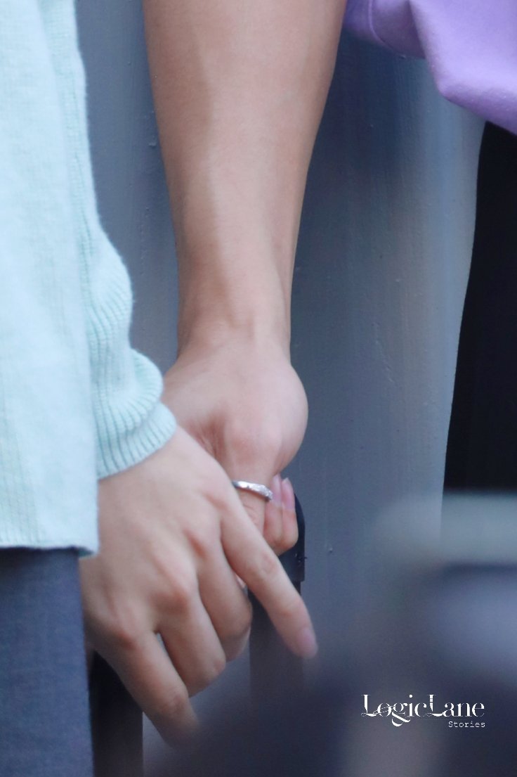 CVanytty's tweet photo. "Take my hand, because the world is ours Teerak" 💛💜 🥺😍 #JeffBarcode https://t.co/PBdRaYSOWD