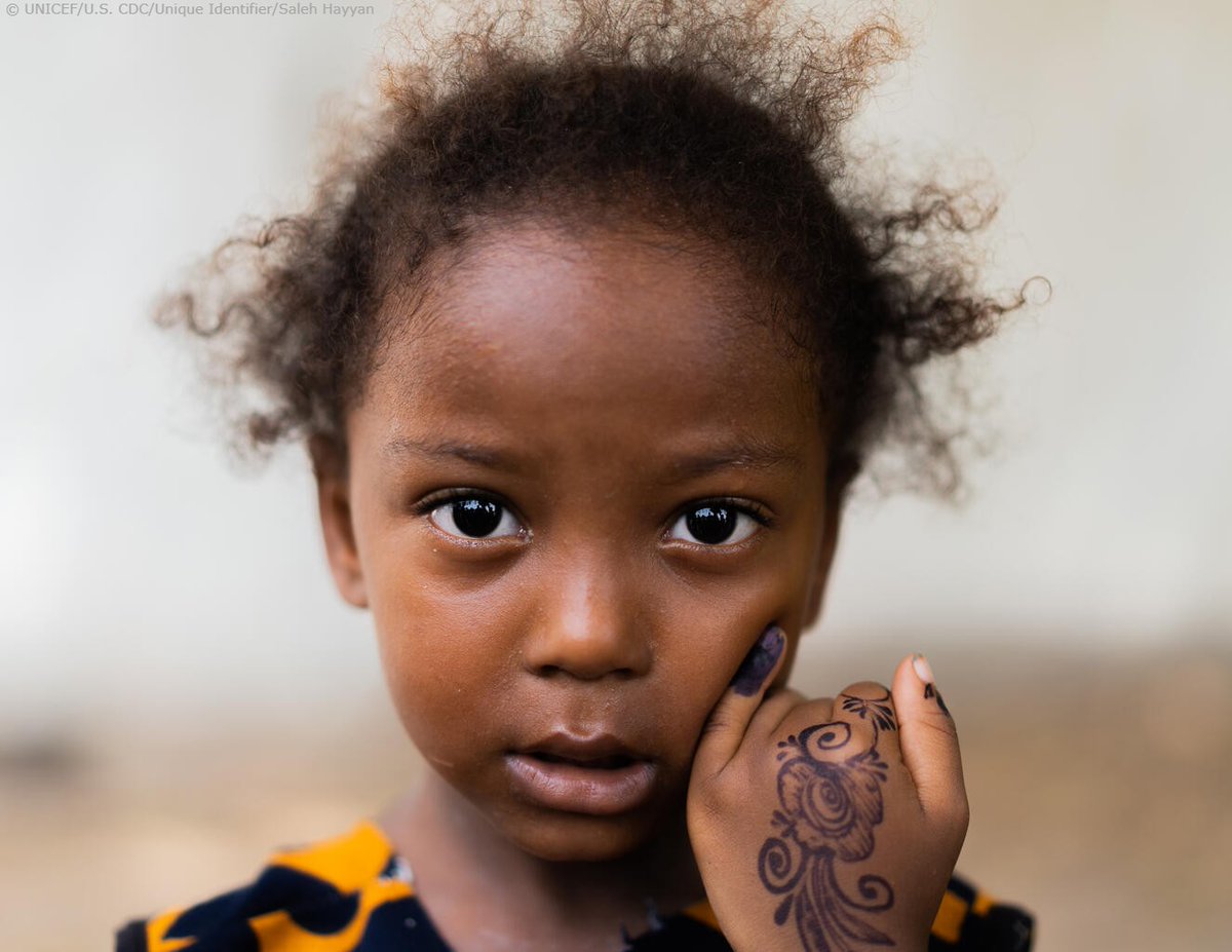 UNICEF_FR's tweet photo. Ces doigts violets contribuent à combattre la polio. 

Merci aux agents de santé et aux bénévoles qui protègent les enfants. https://t.co/02150soyFQ
