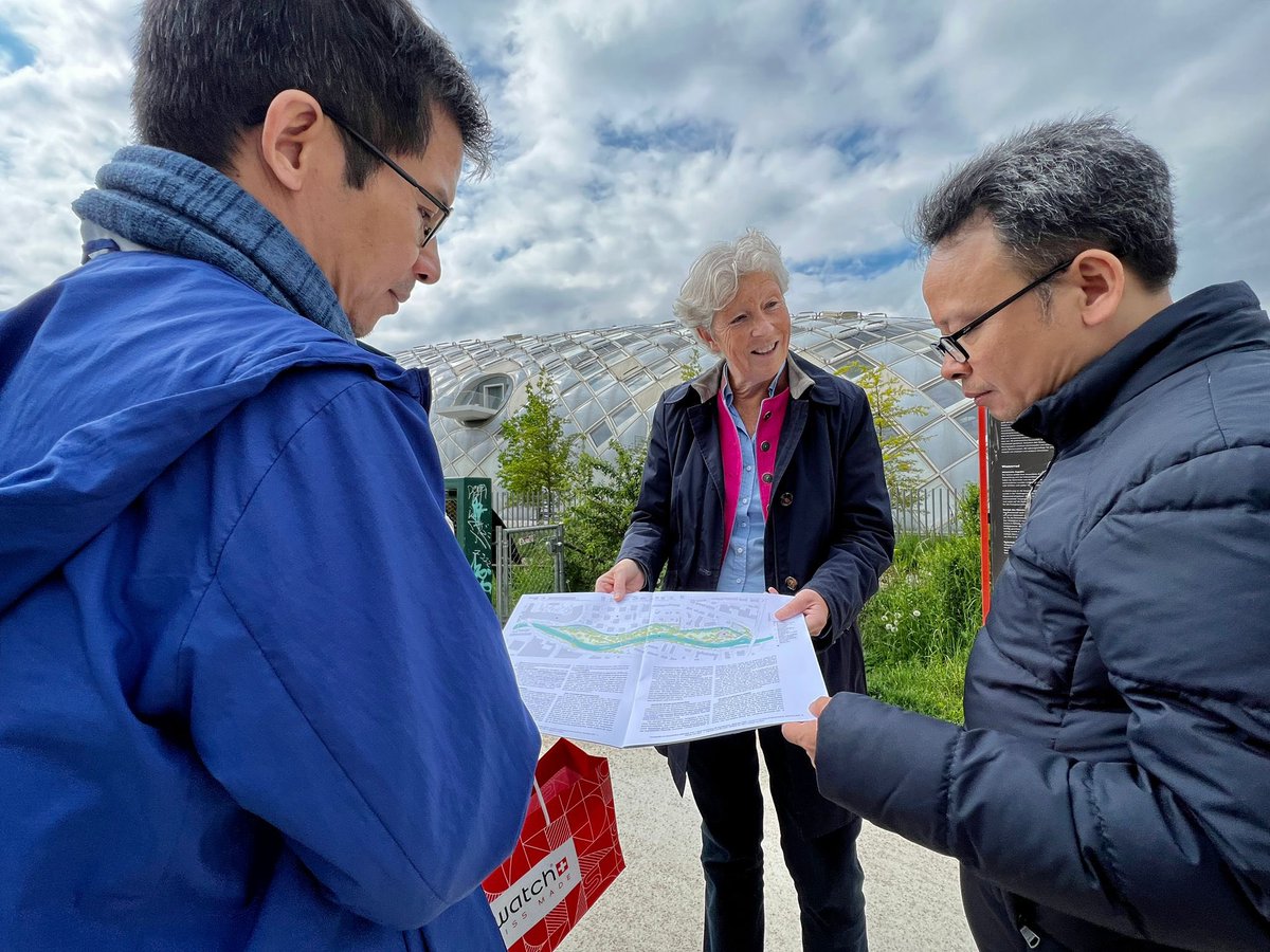 Welche Freude einer Vietnamesischen Delegation den Bieler Park Schüssinsel zu zeigen. Sie interessieren sich für Renaturierung und Hochwasserschutz.