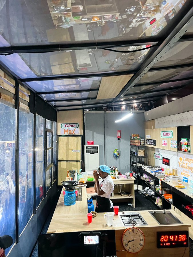 StanCAD_Int's tweet image. Hilda Bassey Effiong, @hildabacicooks showed the resilience of a true Nigerian. She cooked for #100hrs, breaking the prev world record 87h45m held by Indian chef Lata Tondon in 2019. We now await official confirmation from @GWR. We are proud of you Hilda 🤭😊😊 #ProudlyNigeria