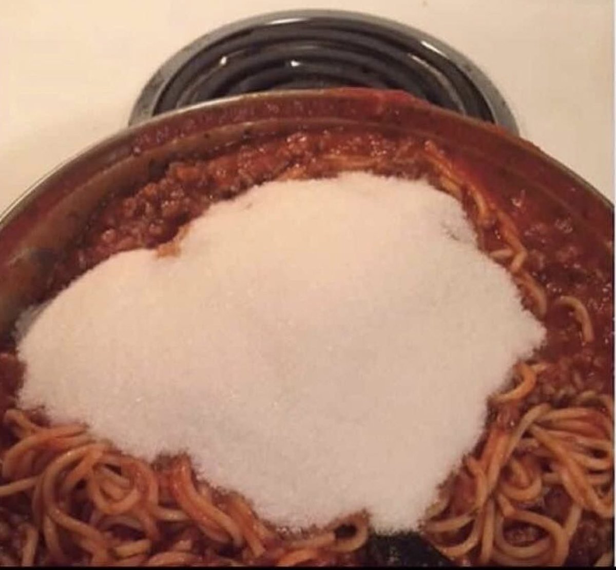 faiththegemini's tweet image. Does sugar goes in spaghetti? 🍝