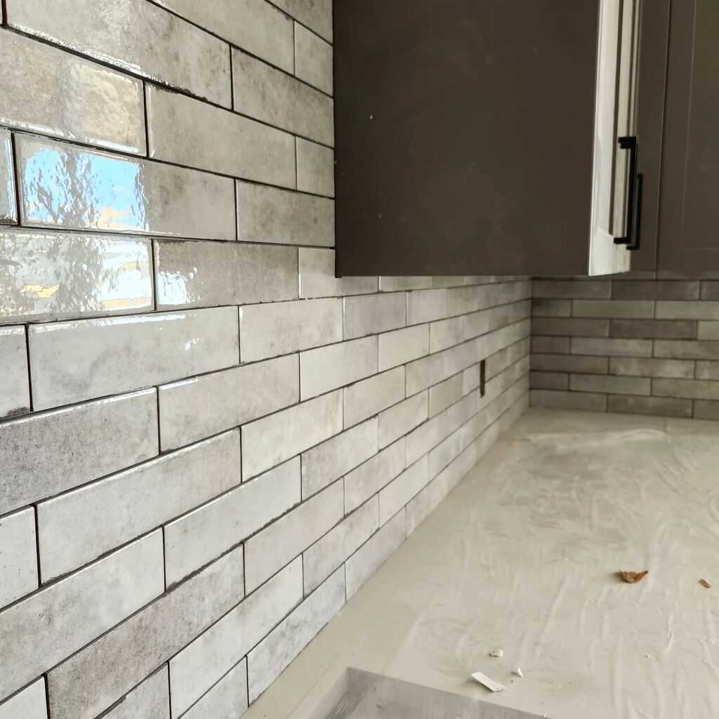 realtorap1's tweet photo. Tile and backsplash are down at 14 Monterra Court!

Text "ELK" to 403-668-1220 if you are looking for an estate home with mountain views!

#mountainviews #lakelife #brixrealestategroup #monterra #rockyviewcounty https://t.co/shbCNa8LG3 https://t.co/CUTxhVo97j