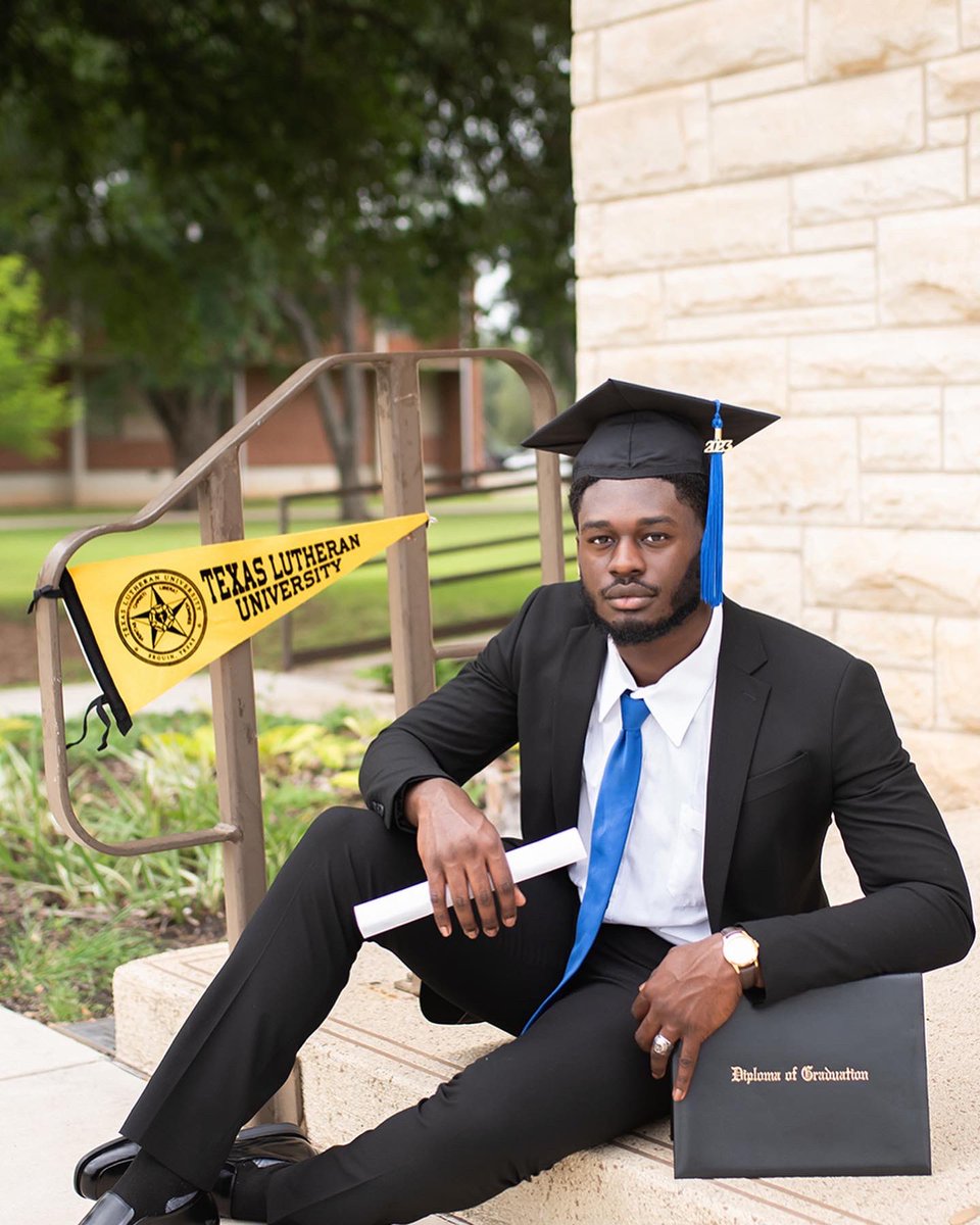 Charles Versea tweet media