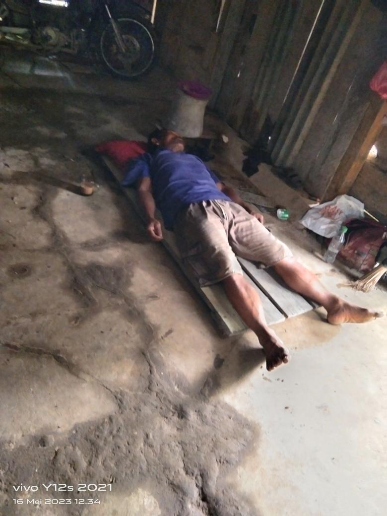 andre18866413's tweet photo. Bpk sudah tidur https://t.co/lpGAqVovre