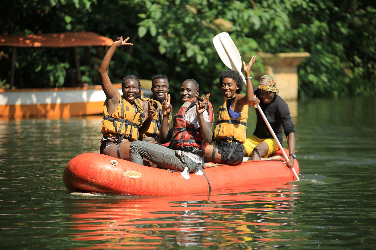 tubing on #rivernile on weekend will always relax your soul, it was a great experience to travel with @thehappypiipo, lets meet again @SauceOfTheNile 
#exploreuganda @TubingtheNile  photocredit @marvinmiles256 @Belindagilyan