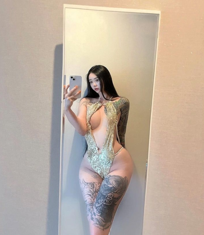 谁谈 我一天都在睡觉 给你出轨的时间比较多 #反差 #大屁股 #健身婊