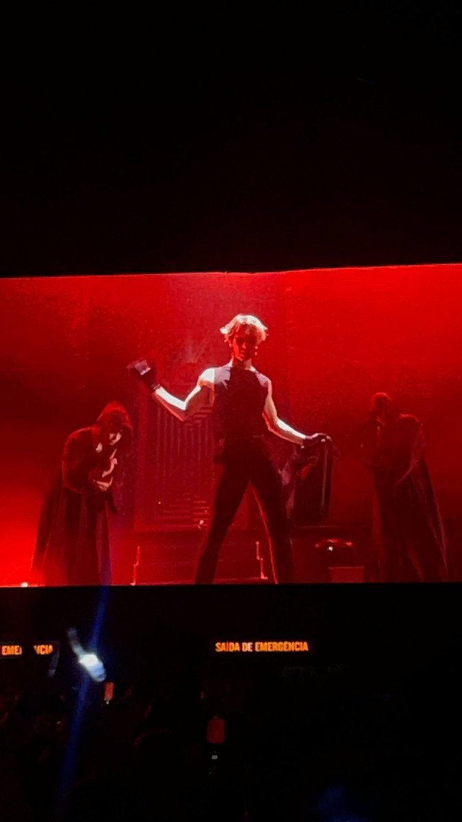 trizhyun's tweet photo. QUE SHOW INCRÍVEL! Não consigo nem descrever quão bom foi. Superou todas as expectativas e cansaço! 
Juro Jackson, eu te amo pra caralho! 

#MagicManBrazil 
#MAGICMANWorldTour https://t.co/l8IMJGCafC