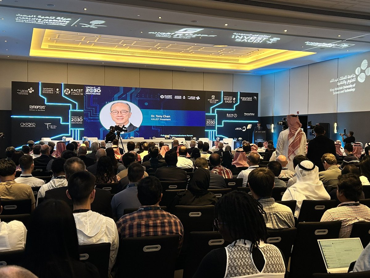 Exciting insights from Prof. Tony Chan, President of KAUST at the Future of #SemiconductorForum 2023 opening ceremony. 
 #KAUST