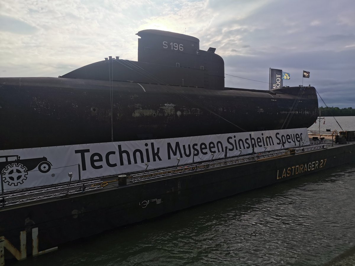micramouse's tweet photo. Frühstück am Zollhafen https://t.co/Oq0KjrFwuJ