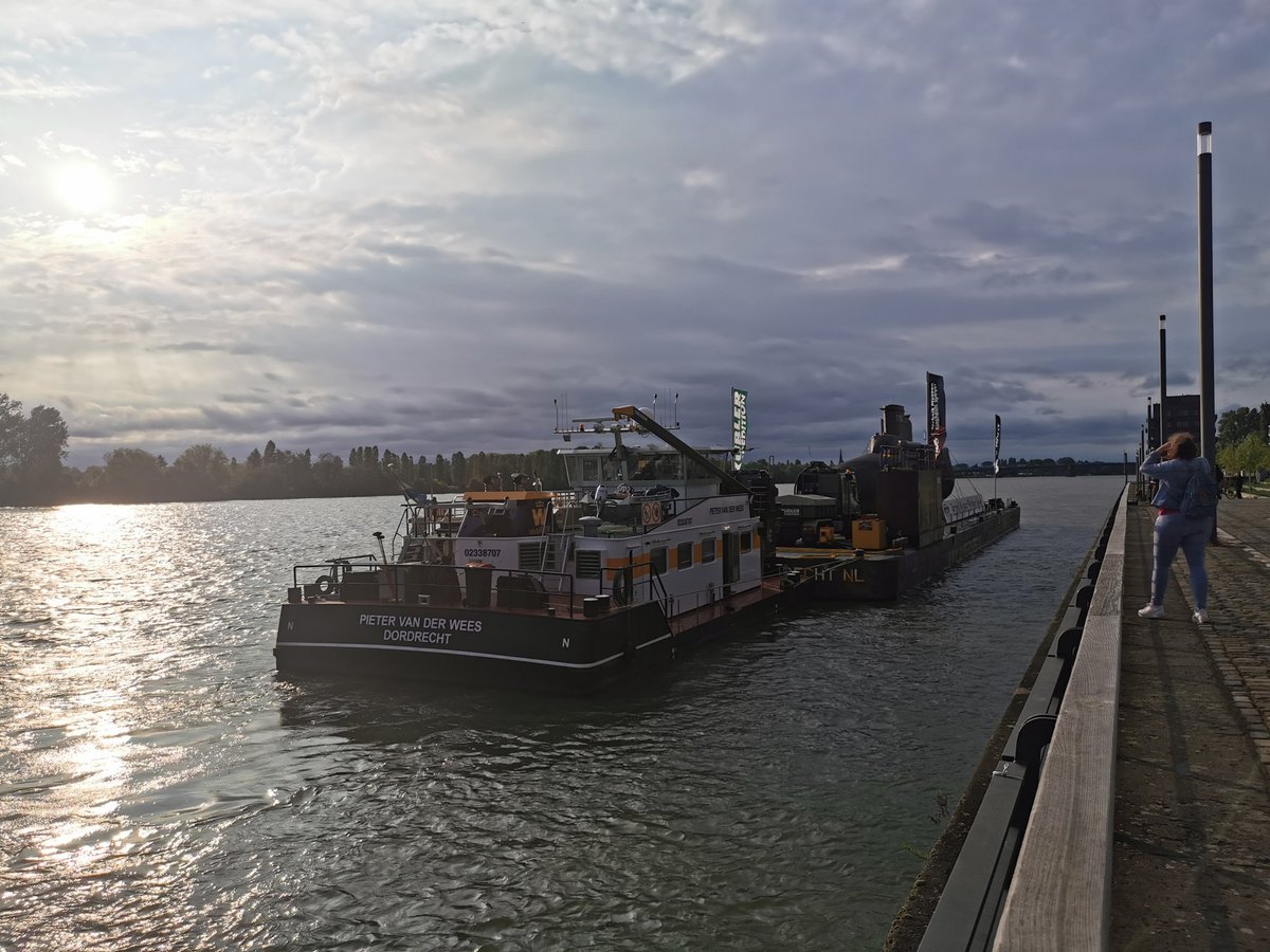 micramouse's tweet photo. Frühstück am Zollhafen https://t.co/Oq0KjrFwuJ