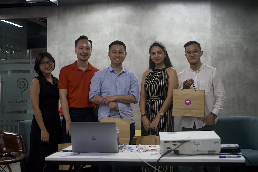 uxchrisnguyen's tweet photo. Always such a pleasure speaking to other designers in the 🇻🇳 community.

Thanks @lollypop_studio for hosting! 🍭

Should we do more? 🎤

#designthinking #uxevent #careertalks https://t.co/PU9U3HWpe1