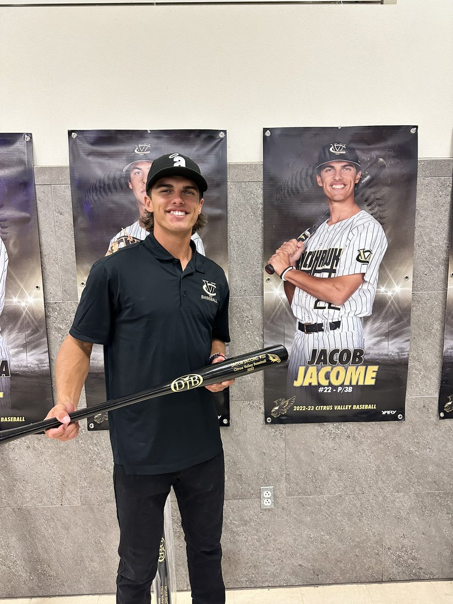 Pjacome2's tweet photo. 4 years of CVHS Varsity Baseball. Enjoyed watching you play every game, and now on to bigger and better… Congrats Mijo we’re so proud of you.💛 https://t.co/ZUVKAGlaO4
