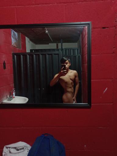 New Talent 😍 síguelo en su insta ⬇️
instagram.com/nahum_r17
.
<a href="/RtGayLatino/">RtGratis140K</a>