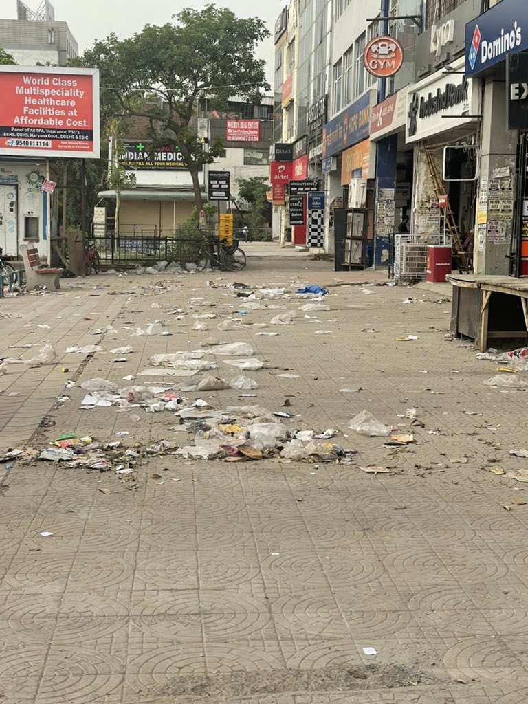 AryanSingh_01's tweet photo. @DC_Faridabad @MCF_Faridabad @SwachhFaridabad @DIPRO_Faridabad @mlkhattar @cmohry 
I’d like to bring to your notice the sorry state of the sector21c mkt Faridabad. Its a big mess with improper parking,illegal occupation by street vendors spreading garbage and no action by the mcf https://t.co/hr2ZoSsTWC