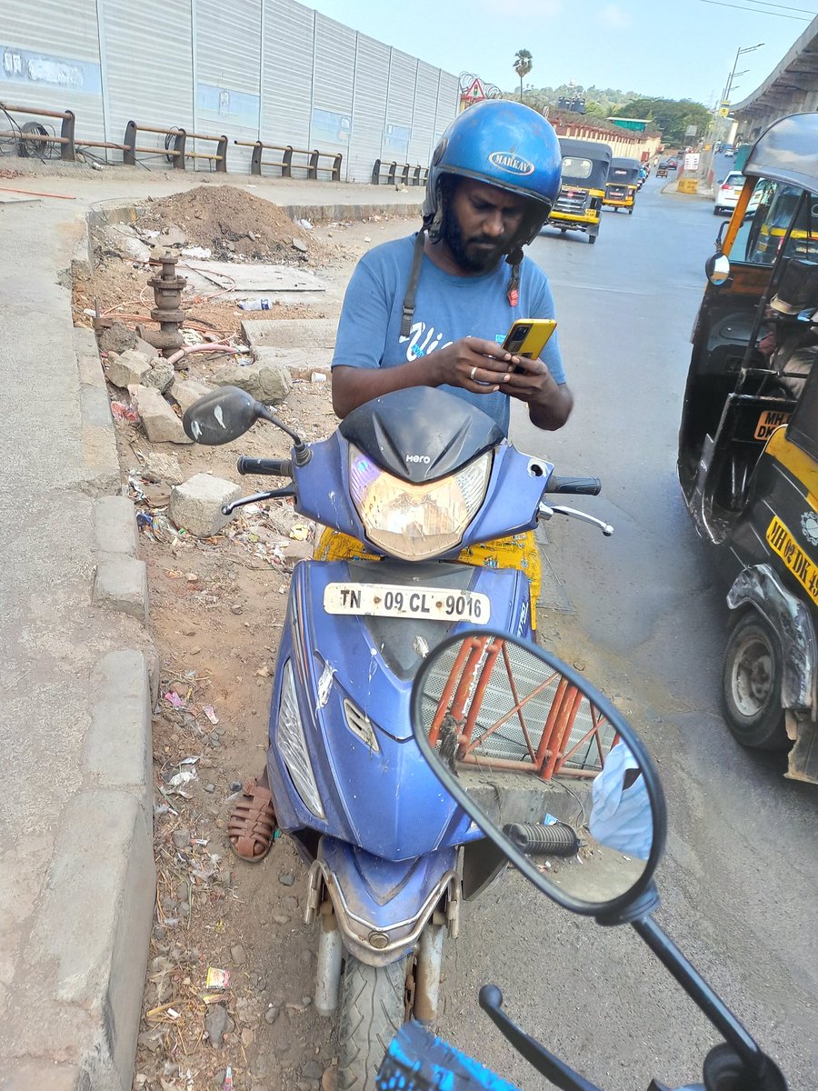 Amit_Chheda1984's tweet photo. I met this gentleman on Powai LNT Bridge at 9.45 morning. He was driving wrong side and when asked he stated that "Ye mera area hai...main kahin pe bhi chala sakta hun" Requesting @MTPHereToHelp to take some action and keep some Traffic police in this area specially in rush hours https://t.co/AxF8P7AwcQ