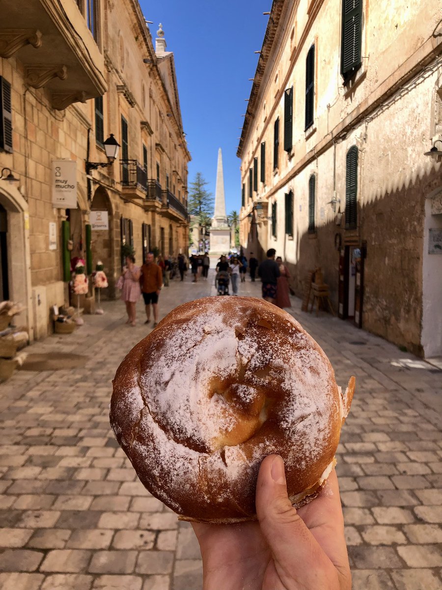 FranJJR87's tweet photo. Una ensaïmada, una pomada i una cala més si us plau!☀️💦🥐
#SaRoqueta #Island #Beach #Cala #Mediterrània#Tramuntana #Ruc #Turqueta #Ensaïmada #Macarella #Macarelleta #Ciutadella #Menorca #IllesBalears #Mediterràniament https://t.co/Rv4pX998nu