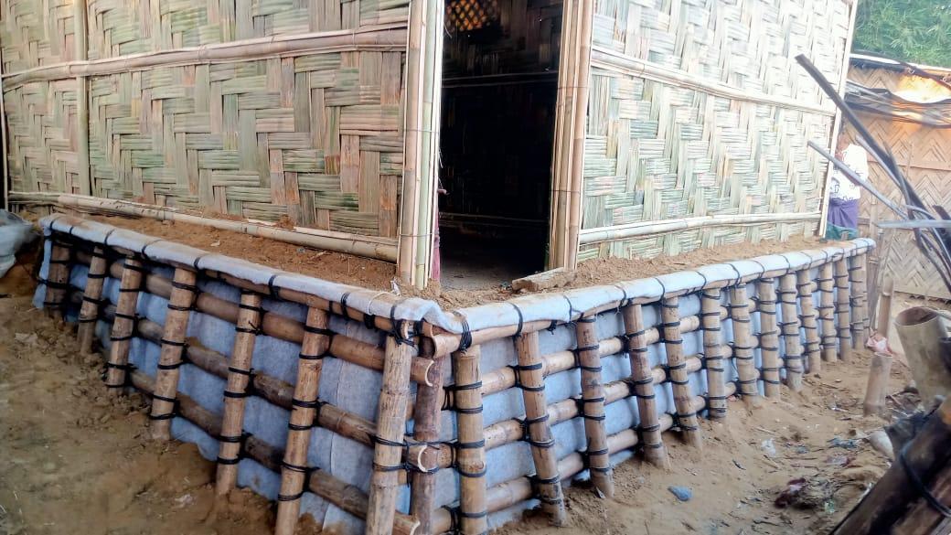 resty_lou's tweet photo. Remember the big fire in #Camp 11 last March that bunt more than 2800 houses? @BDRCS1 @ifrc resume the construction today. After prioritizing the distribution of emergency shelter materials yesterday for families with damage shelters due to #CycloneMocha. https://t.co/oaK1YYVTmq