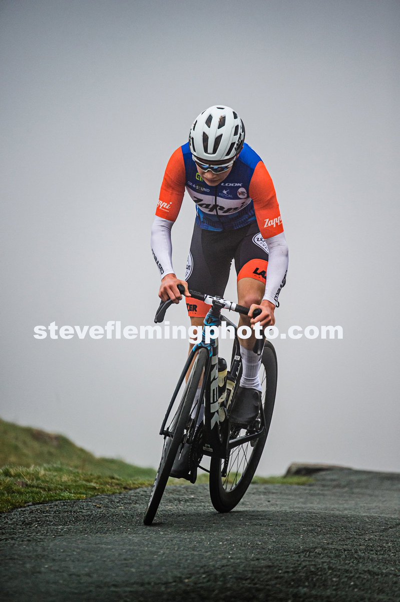 Finlay Hawker heads for the summit of Hardknott Pass in the <a href="/fred_whitton/">Saddleback Fred Whitton Challenge</a>  He was the fastest rider covering the 112 miles in 5hours 26 minutes and 3 seconds. 
📸 <a href="/mjfphotographer/">Matthew Fleming</a> 
#hardknottpass #fredwhittonphotos #cyclingphotos