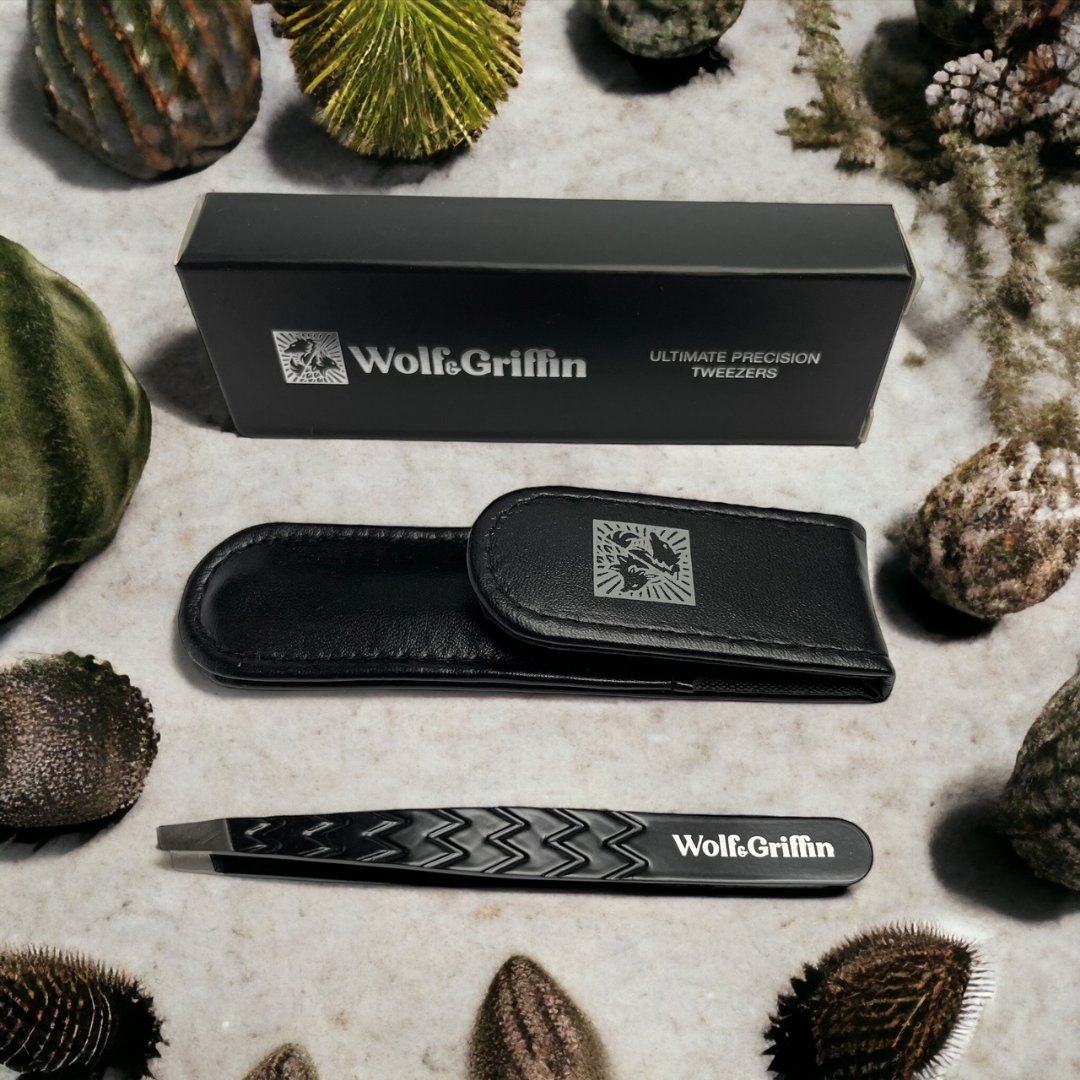 Looking for the ultimate tool for flawless brows? Look no further than Wolf &amp; Griffin Ultimate Precision Tweezers in Black Edition! 

#bblogger #bbloggeruk #beautyreview