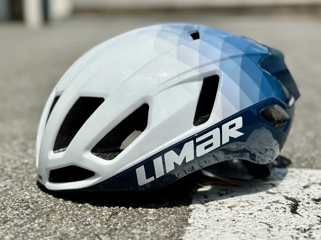 bicicrocerista's tweet photo. LIMARの限定ヘルメットが少しだけ入りました❗
って記事を書く前にメーカーさんに確認したら、もう全種類ほんの数個で在庫終了なのだとか😅

ターコイズ、ピンクブルー、クラウズの3カラーです🌈
特にターコイズは少数❗
欲しいと思った方はお早めに！

#LIMAR
#AIRATLAS https://t.co/N4vFtflxoz