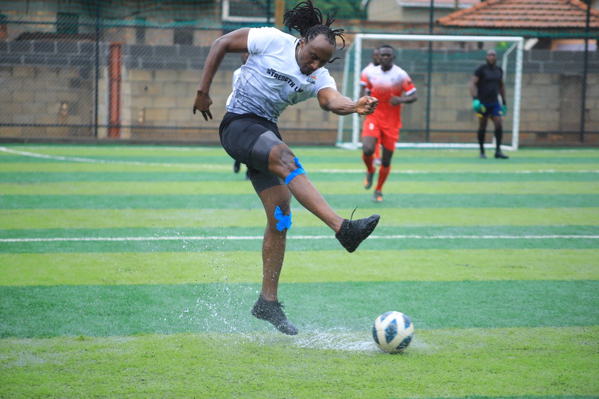 Happy Birthday to the captain <a href="/BixVeron/">Bix Veron</a>! 🏆🌟. Today, we celebrate you and all your accomplishments! May this year be filled with even more success, happiness, and unforgettable moments. Enjoy your day! 🙌⚽️ 

#LegendsFc
#Champions