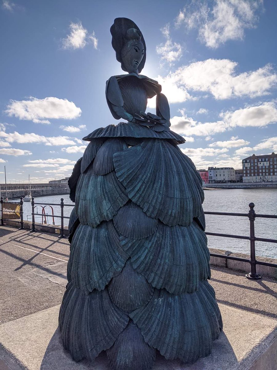 LoveMargate's tweet photo. Mrs Booth The Shell Lady #margateharbourarm #anncarrington #shelllady #mrsbooth #harbourarm #margateharbour #margate #lovemargate ❤️ https://t.co/tG7db6XIzv