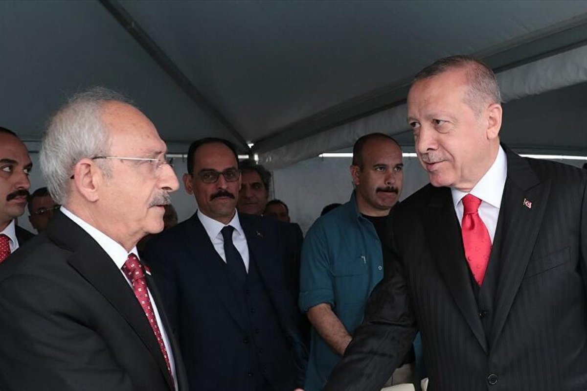 Kemal Kılıçdaroğlu ile seçimden önce görüşen İngiliz ekonomisti Timothy Ash:

"Kılıçdaroğlu ile birkaç ay önce Londra'da diğer yatırımcılarla birlikte görüştüm ve sorulara verdiği yanıtların zayıf ve boş olduğunu gördüm. O zamanlar bu adamın bir seçim yarışında Recep Tayyip