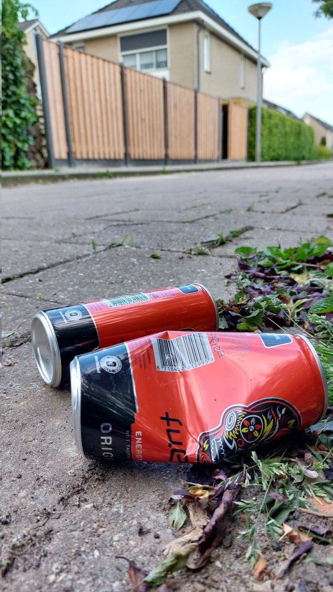 Donatie aan de jeugd van <a href="/ZRCDeDuuvels/">ZRC De Duuvels</a> bijna in mijn achtertuin. Dank! 🏉💪🗑♻️