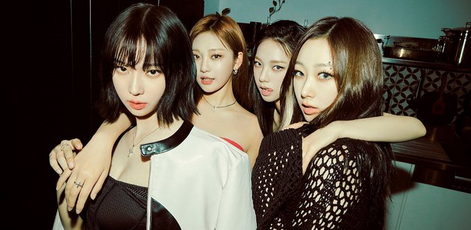 HanteoNews's tweet photo. [Initial Chodong Record] aespa Set a New Record For Girl Group’s Initial Chodong Sales With 1.69 Million Initial Sales

#aespa #æspa #MYWORLD #aespa_MYWORLD #aespa_Spicy #HanteoChart #Initial_Chodong_Record

Full Article🔗https://t.co/BO4RwVhB5n https://t.co/dMhCpLpYyU