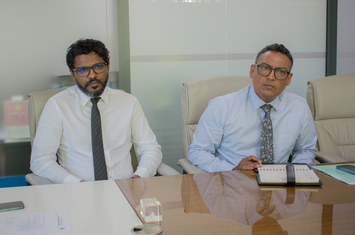 Minister <a href="/AhmedMahloof/">Ahmed Mahloof</a> met with senior officials of badminton association of Maldives in this morning.

In this meeting minister Ahmed Mahloof discussed on the upcoming tournaments planned by badminton association.

<a href="/BaMdv/">BAM official</a>