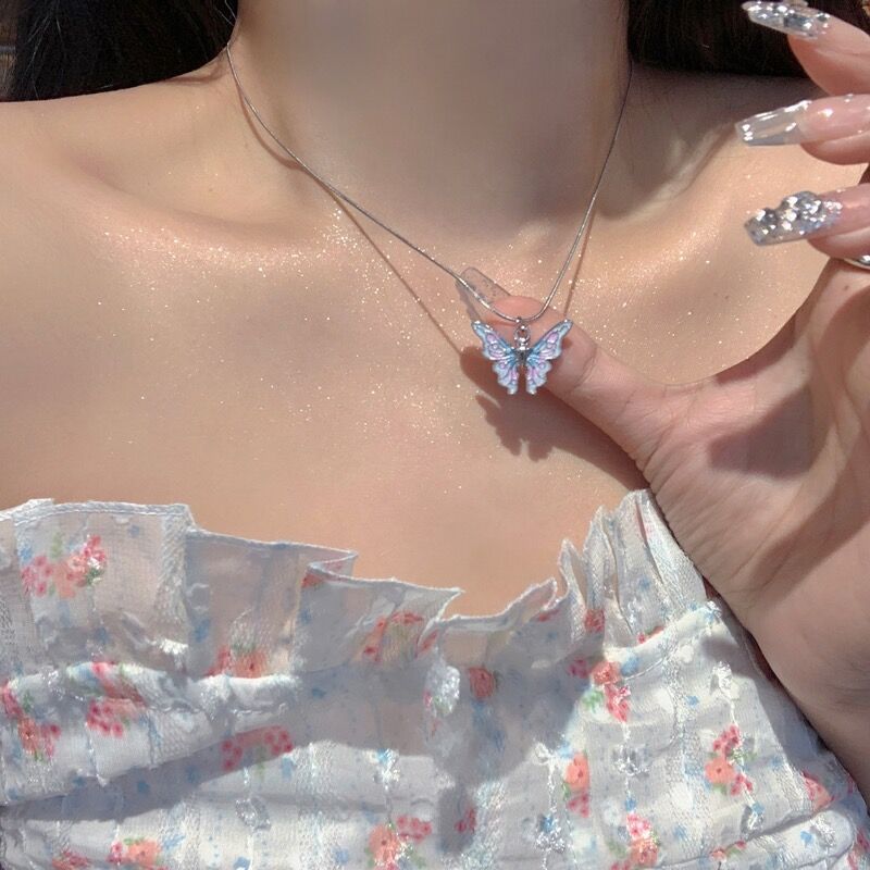 JKRAPPmedia's tweet image. 2023 New Fashion Sweet Cool Gradient Color Butterfly Necklace Clavicle Chain #claviclechain #sweetnecklace #butterfly #fashionshow
