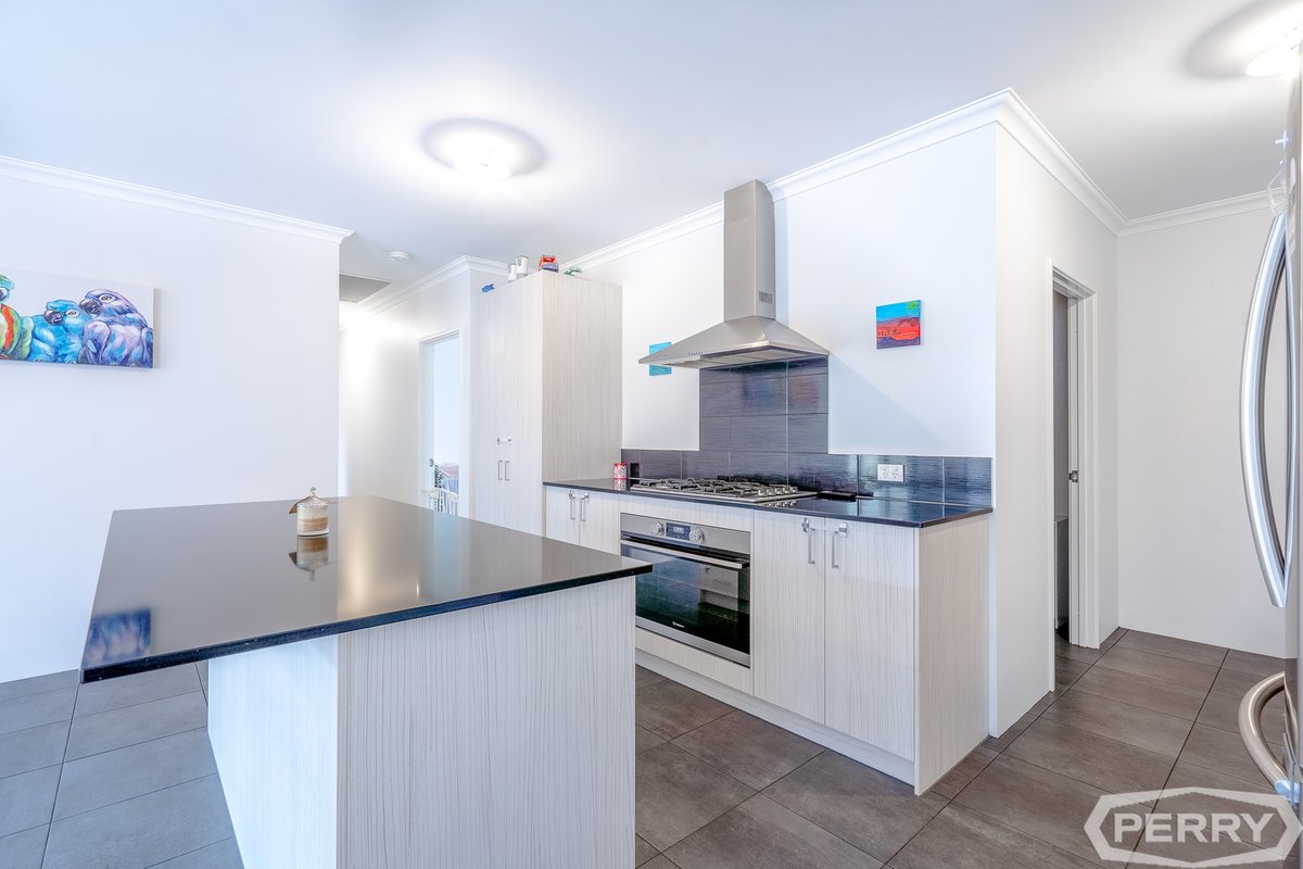 PerryMandurah's tweet photo. Dream Family home
This stunning home has a modern and spacious layout, a perfect entertainer. Just minutes away from the beach, schools and shops, don't let this one slip away. For more information visit: https://t.co/sTIyop3CVm or call Sam Casello direct on 0438 358 695. https://t.co/jlyU0CuUDM