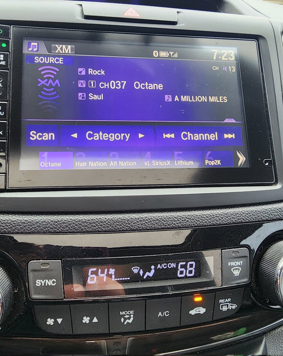 @saulband @SXMOctane and @CiBabs gettin me home and keepin pumped post workout 💪 💯🙌

#amillionmiles #octane #biguns #saul #saulband