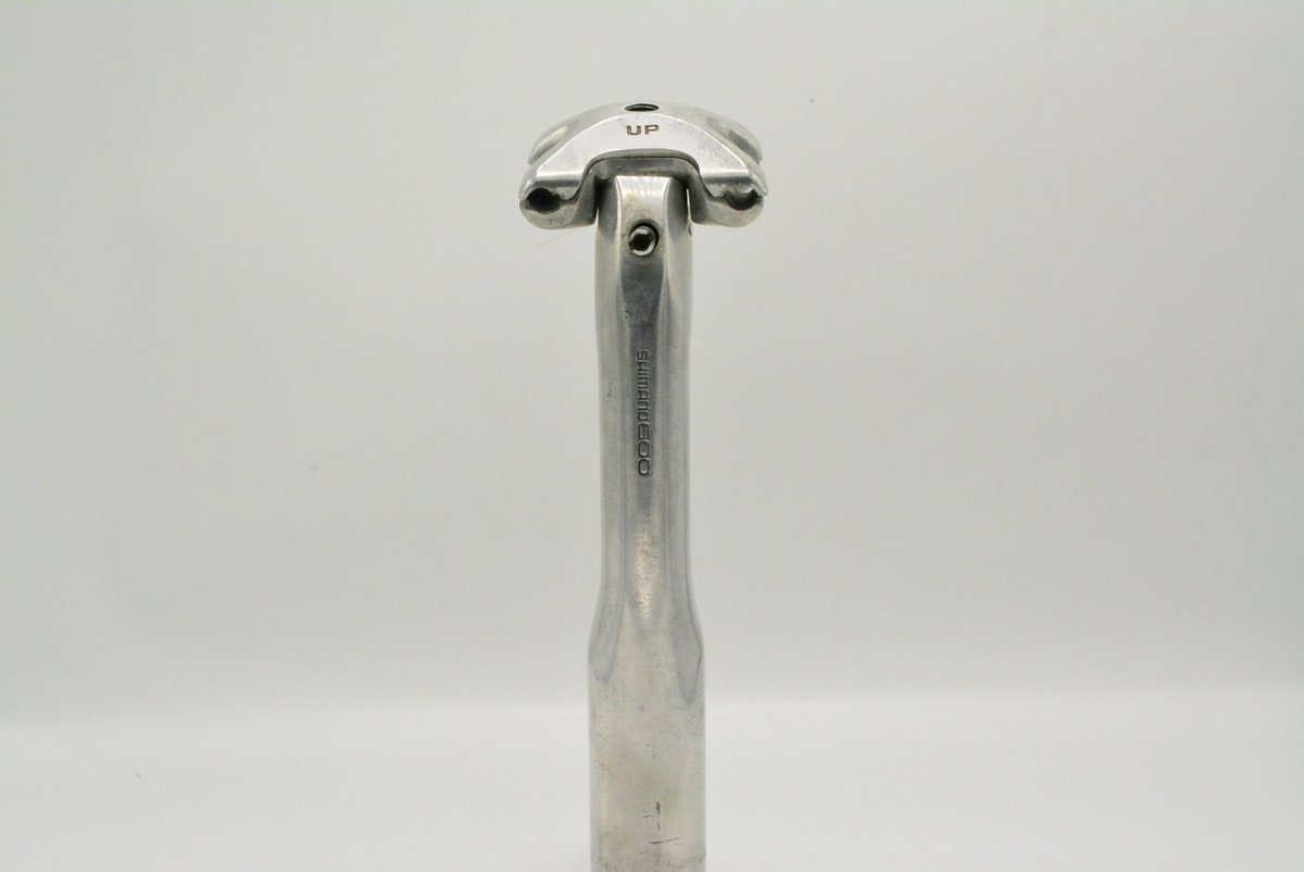 Und wieder haben wir etwas neues in unserem Onlineshop.
Shimano SP-6400 600 AX Sattelstütze 27.2mm 
Jetzt hier bestellen! der-ritzler.de/products/shima….
#rennrad #vintagebikes #velo #racer #racingbike #racebike #cycling #cyclinglife